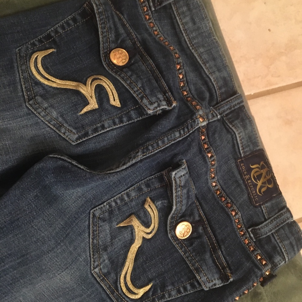 ROCK & REPUBLIC SIZE 4